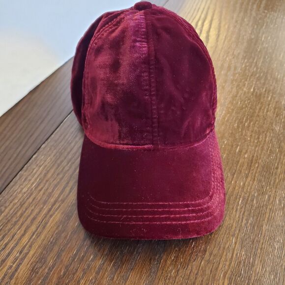GAP Velvet Baseball Cap Women Sz S/M 58cm Red Delicious‎ Adjustable Strap Unisex - Picture 7 of 14